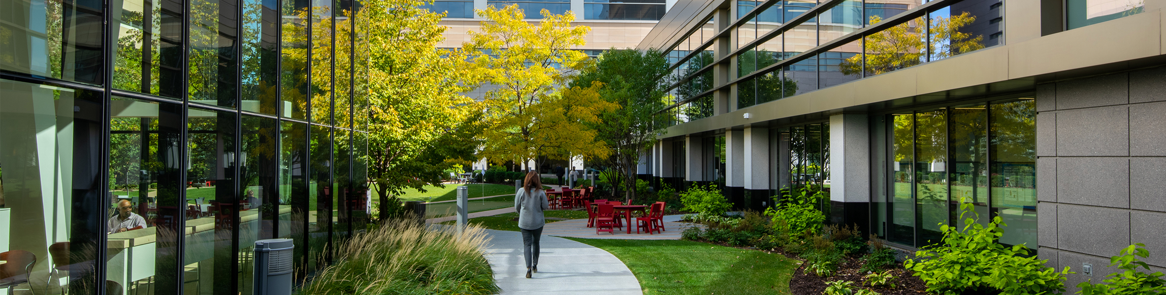 allianz courtyard